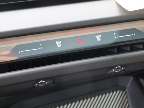 Used 2025 BMW X3 xDrive30i w/ Premium Package image 23