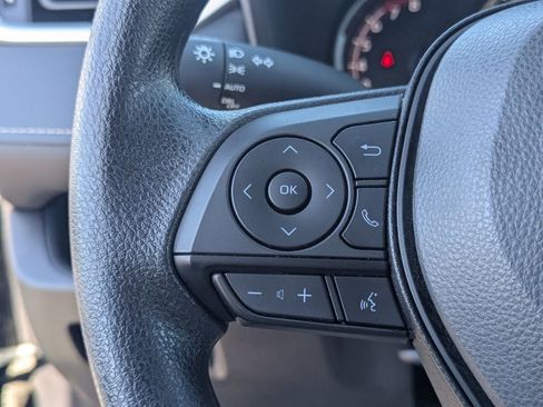 Used 2025 Toyota RAV4 XLE image 19