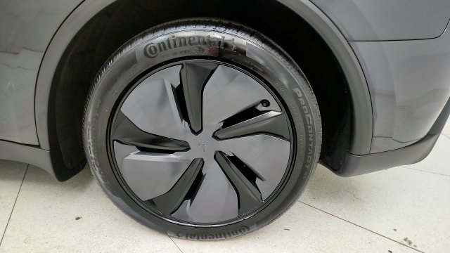 Used 2026 Tesla Model Y 2WD image 81