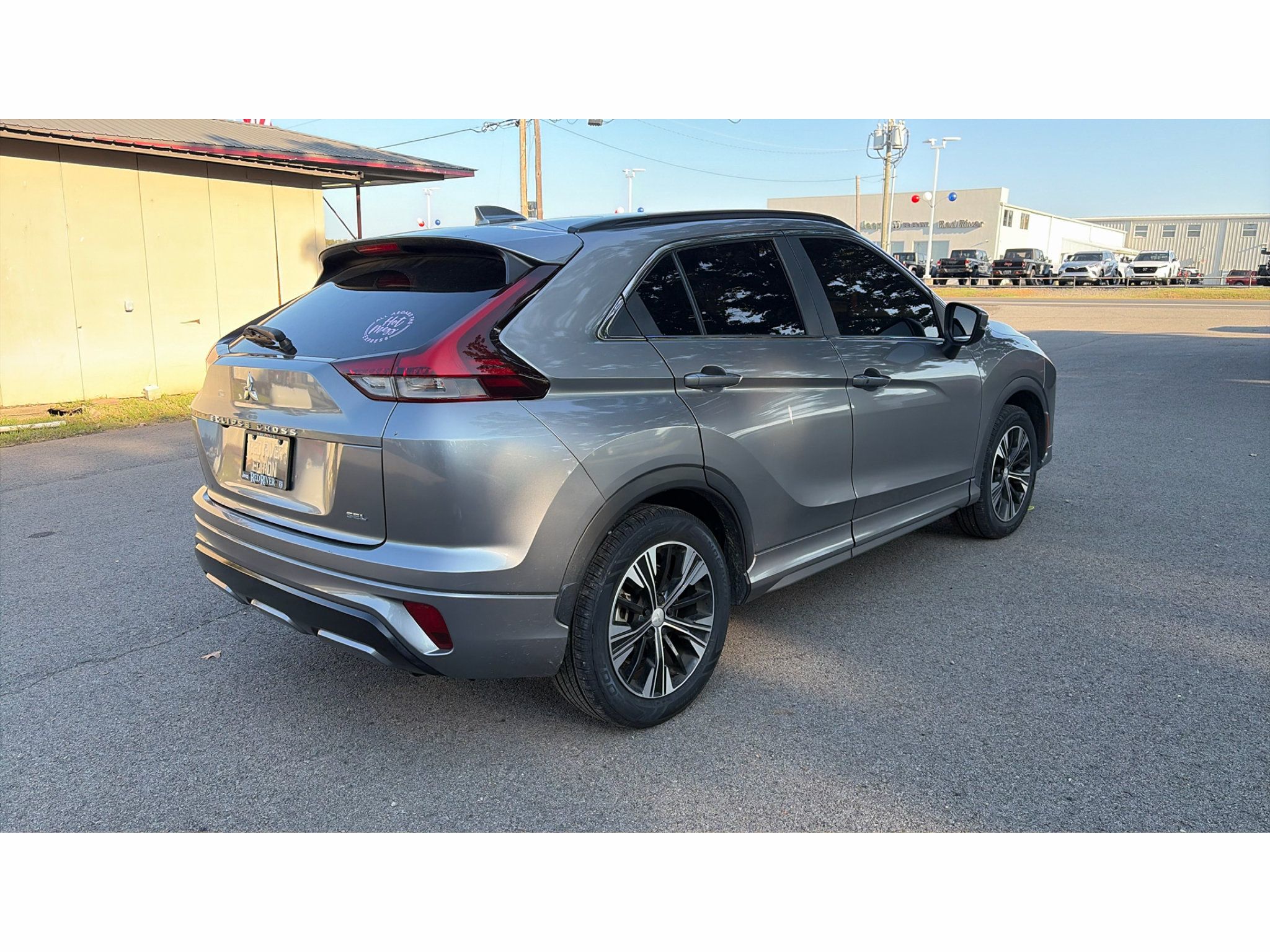 Used 2022 Mitsubishi Eclipse Cross SEL FWD image 3