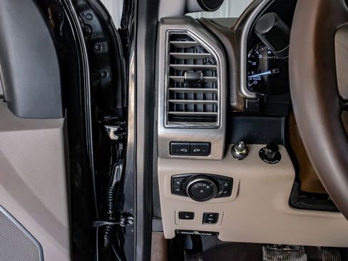 Used 2019 Ford F250 Limited w/ FX4 Off-Road Package image 27