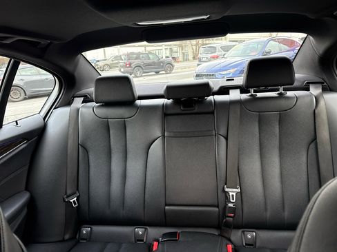 Used 2019 BMW 530i xDrive w/ Convenience Package image 39