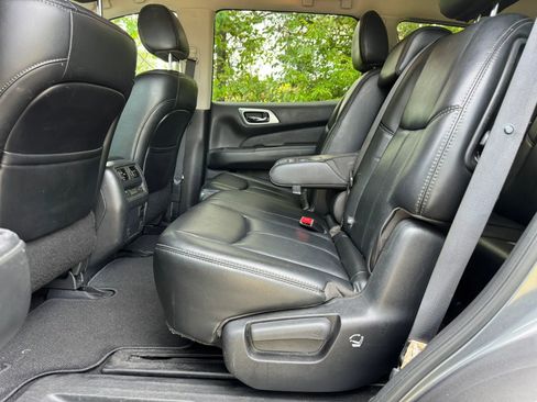 Used 2017 Nissan Pathfinder SL w/ SL Tech Package image 13