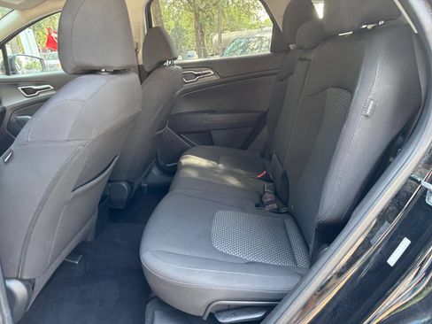 Used 2025 Kia Sportage LX FWD image 37