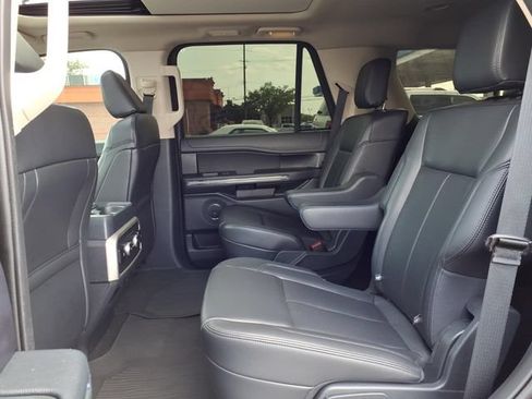 Used 2024 Ford Expedition XLT AWD/4WD image 9