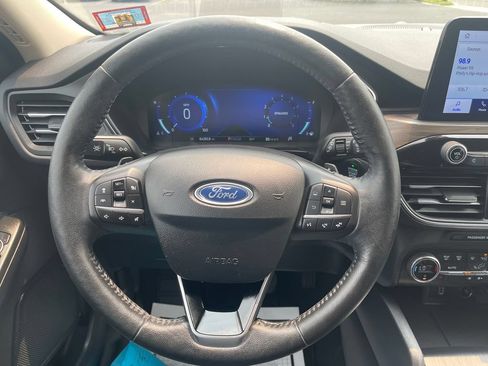 Used 2020 Ford Escape Titanium AWD/4WD image 23