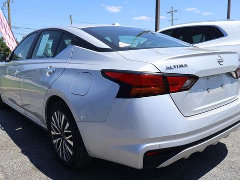 Used 2024 Nissan Altima 2.5 SV FWD image 4