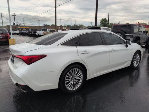 Used 2020 Toyota Avalon Limited w/ Advanced Safety Package FWD image 5