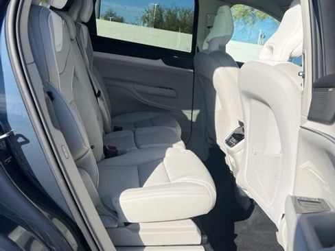 New 2025 Volvo EX90 Plus w/ Protection Package Premier image 25