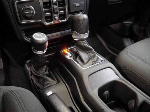 Used 2021 Jeep Wrangler Unlimited Sport image 20