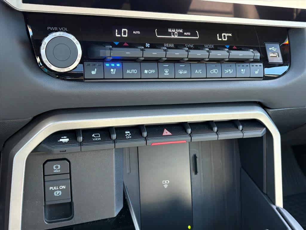 Used 2026 Toyota Sequoia Platinum AWD/4WD image 14