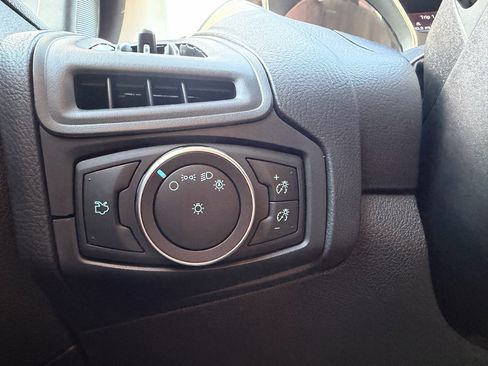 Used 2018 Ford Focus SE image 18