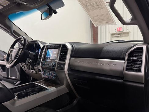 Used 2019 Ford F250 Lariat w/ Lariat Value Package image 11