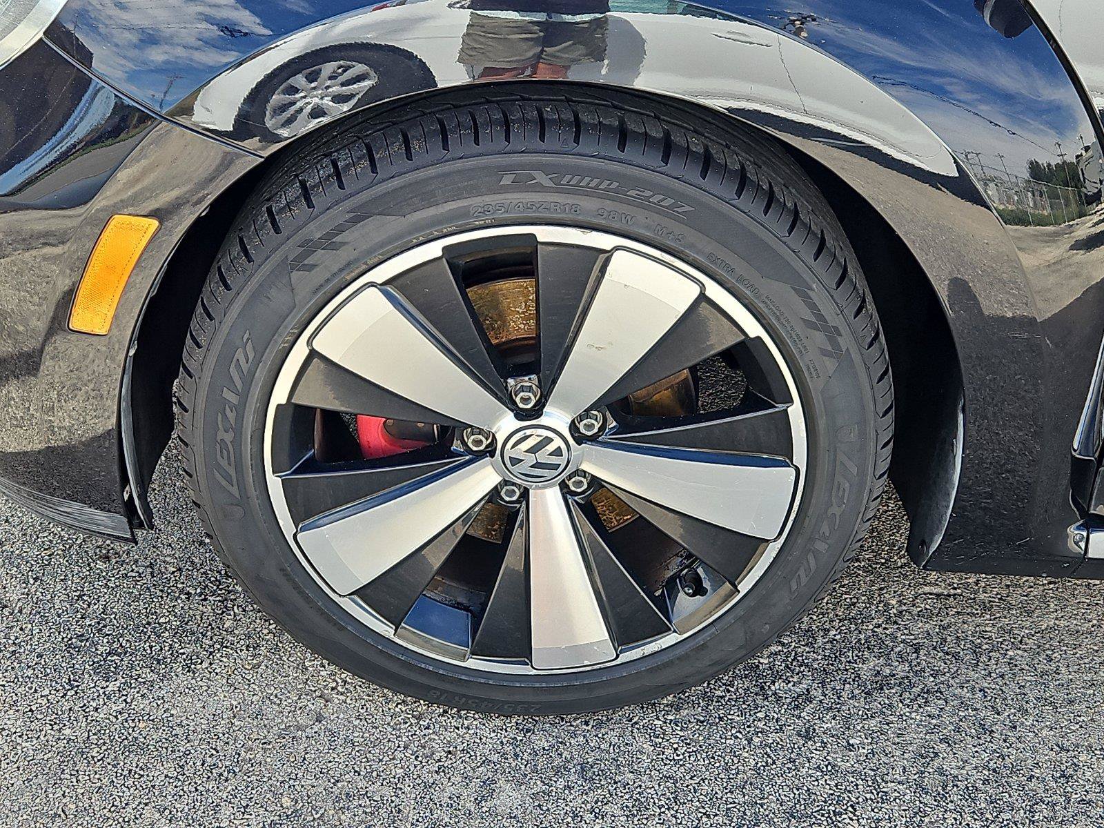 Used 2014 Volkswagen Beetle R-Line FWD image 13