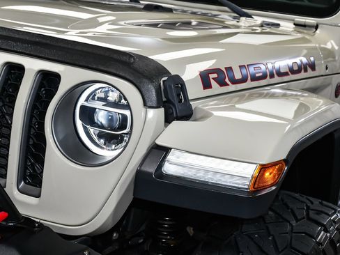 Used 2020 Jeep Gladiator Rubicon w/ Dual Top Group AWD/4WD image 63