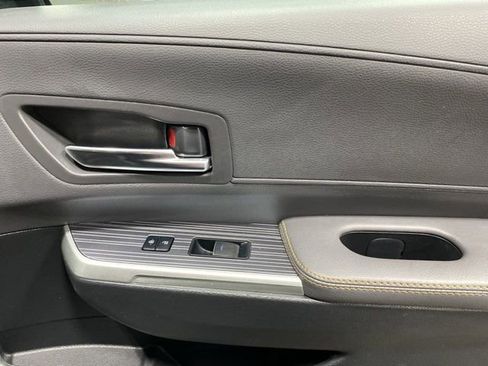 Used 2022 Toyota Sienna XLE Woodland Edition image 31