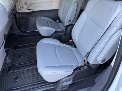 Used 2023 Toyota Sienna XLE w/ XLE Plus Package AWD/4WD image 12