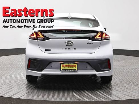 Used 2021 Hyundai Ioniq Limited FWD image 6