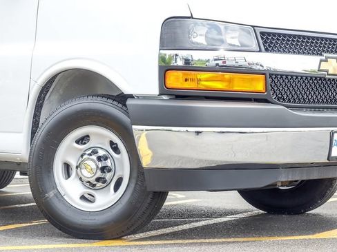 New 2026 Chevrolet Express 2500 w/ Communications Package RWD image 4