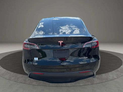 Used 2022 Tesla Model Y Performance AWD/4WD image 4