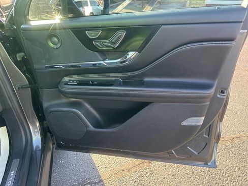 Used 2020 Lincoln Corsair Reserve w/ Equipment Group 202A image 11