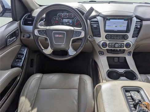 Used 2017 GMC Yukon SLT image 27