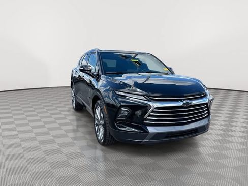 Certified 2023 Chevrolet Blazer Premier w/ Enhanced Convenience Package AWD/4WD image 3