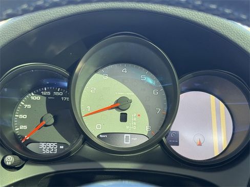 Used 2021 Porsche Macan S image 24