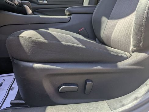 Used 2025 Nissan Altima 2.5 SV image 14