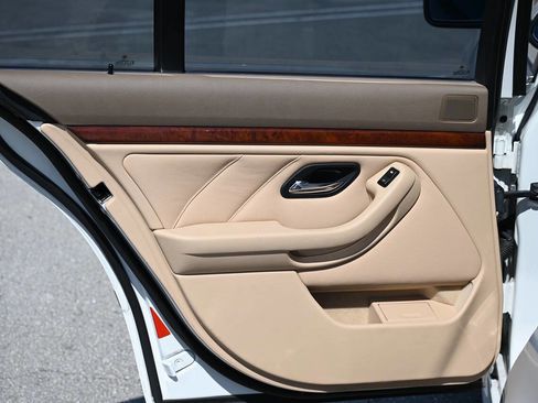 Used 2003 BMW 530i 530i 4dr Sedan image 31