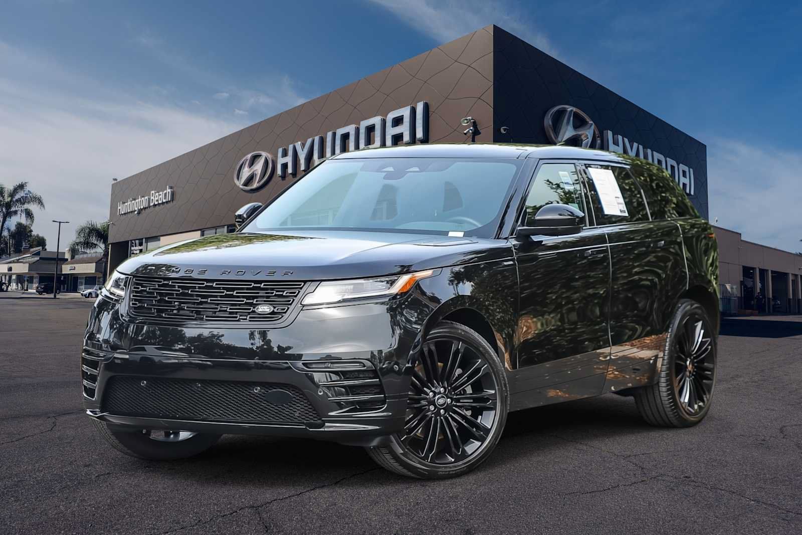 Used 2024 Land Rover Range Rover Velar Dynamic SE AWD/4WD image 1
