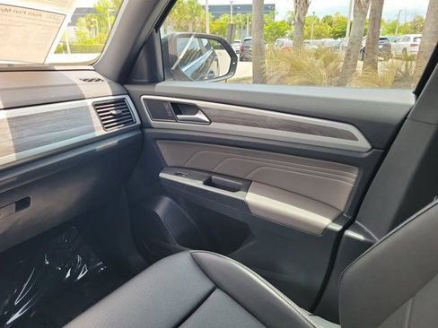 Used 2023 Volkswagen Atlas Cross Sport SE w/ Black Wheel Package FWD image 15