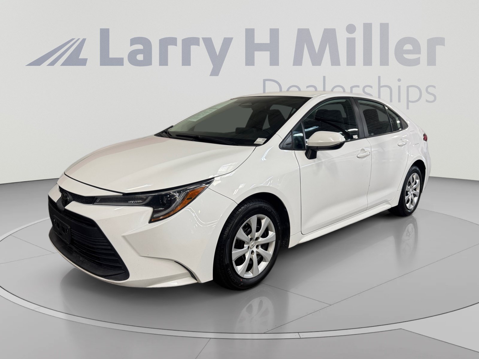 Certified 2024 Toyota Corolla LE FWD image 1