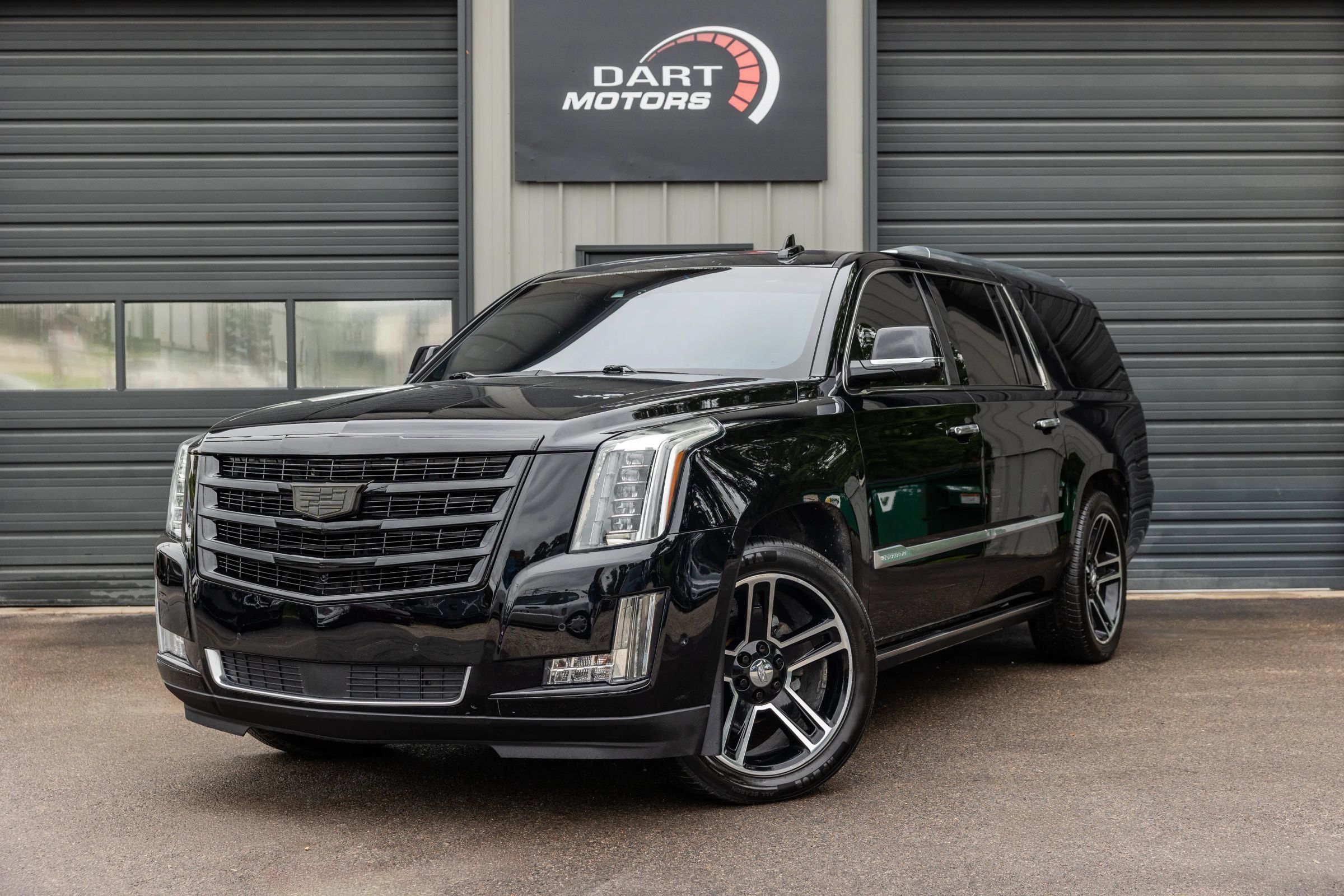 Used 2018 Cadillac Escalade ESV Platinum AWD/4WD image 3