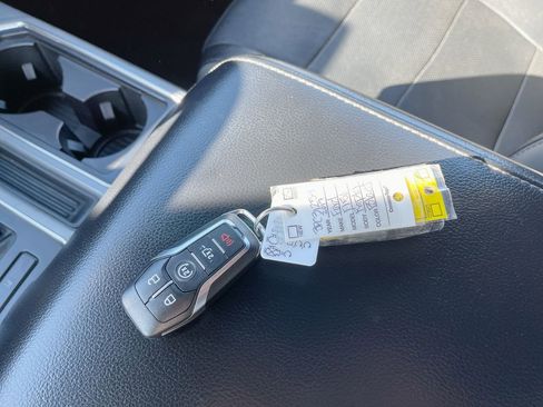 Used 2017 Ford F150 Raptor w/ Equipment Group 802A Luxury image 31