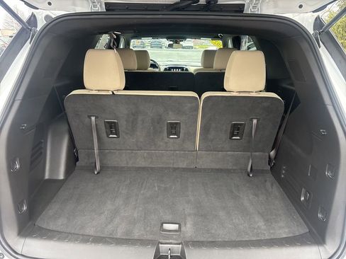 Used 2023 Chevrolet Traverse LS image 22