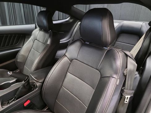 Used 2022 Ford Mustang GT Premium w/ Black Accent Package RWD image 18