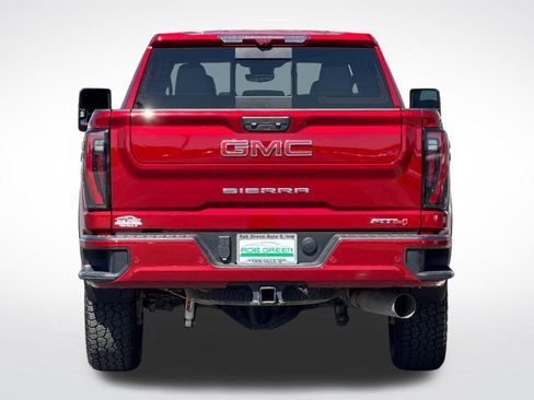Used 2025 GMC Sierra 2500 AT4 w/ Technology Package AWD/4WD image 4