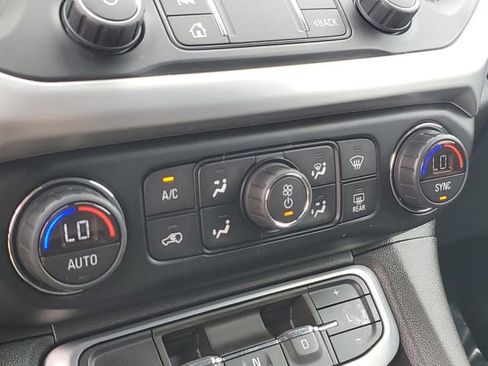 Used 2021 GMC Acadia SLE w/ Driver Convenience Package image 15