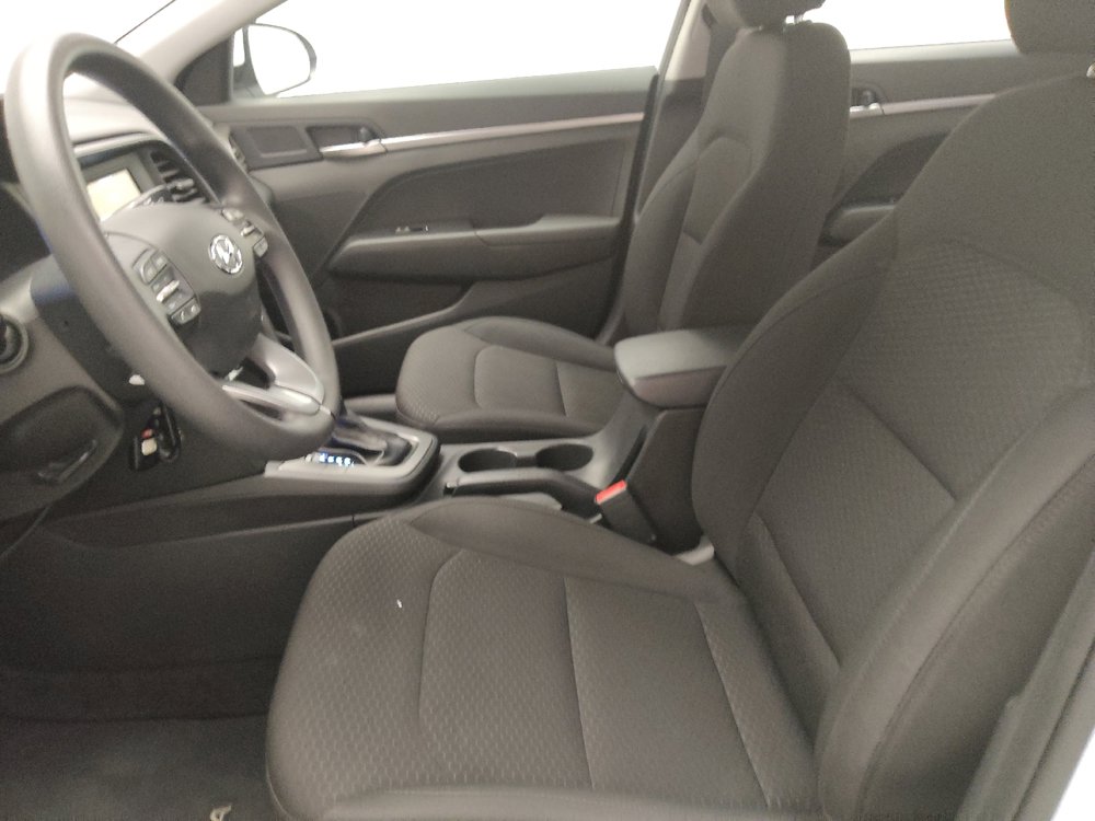 Used 2020 Hyundai Elantra SE w/ Cargo Package (C1) FWD image 17