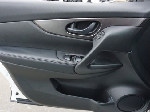 Used 2019 Nissan Rogue Sport S image 21