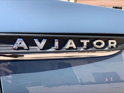 Used 2025 Lincoln Aviator Reserve w/ Luxury Package RWD image 10