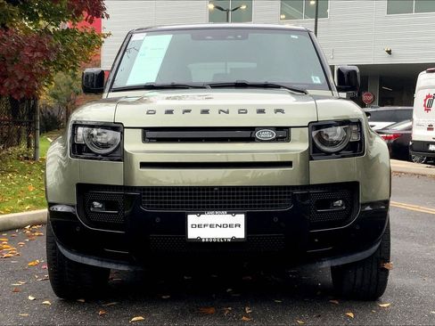 Used 2025 Land Rover Defender 110 X-Dynamic SE image 3