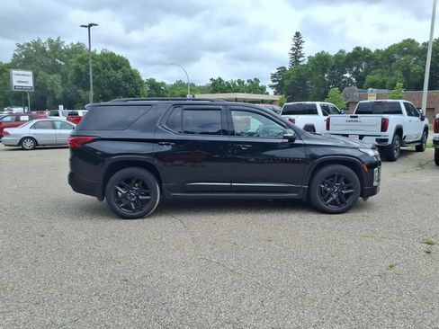 Used 2022 Chevrolet Traverse Premier w/ Redline Edition AWD/4WD image 2