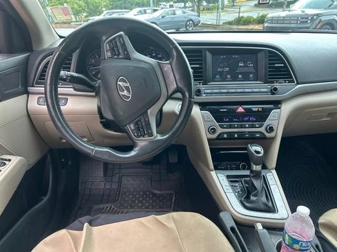 Used 2017 Hyundai Elantra Value Edition FWD image 7