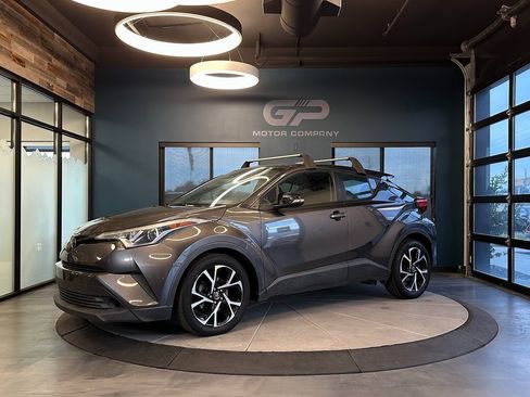 Used 2018 Toyota C-HR XLE image 7