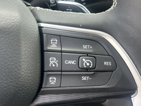 Used 2023 Jeep Grand Cherokee L Laredo AWD/4WD image 28