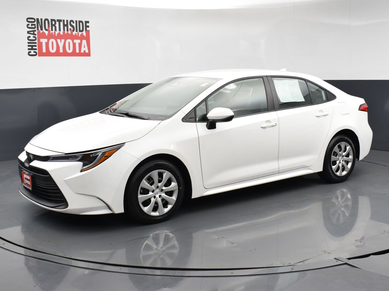Used 2025 Toyota Corolla LE FWD image 8