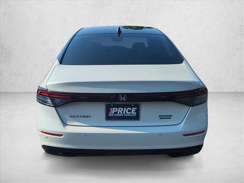 Used 2025 Honda Accord Touring image 7
