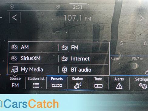 Used 2021 Volkswagen Tiguan SE FWD image 30